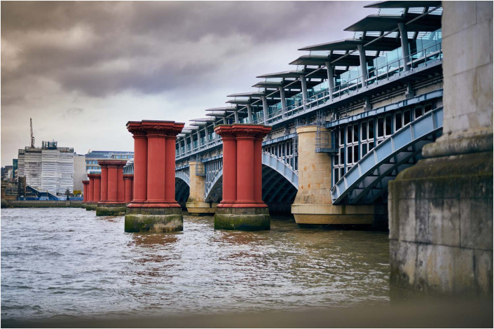 London Life street photography by Lee Christiansen